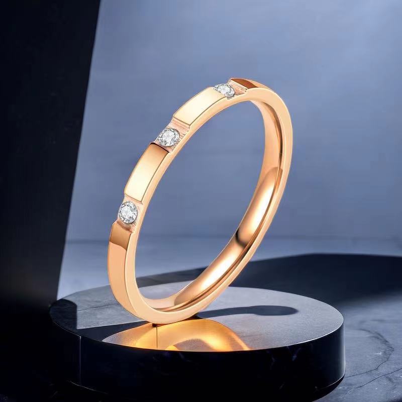 Titanium Steel Luxury Non-fading Diamond-studded Ring
